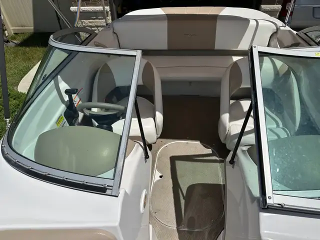 2006 Four Winns Horizon 180 in Powerboats & Motorboats in Leamington - Image 7