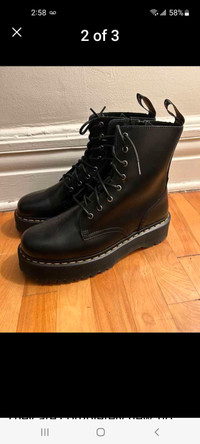 DR MARTENS LEATHER  MEN'S SIZE 11 WORN TWICE VERY CLEAN LIKE NEW
