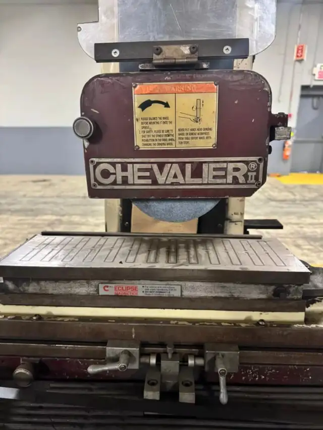 Rectifieuse Chevalier FSG 618M surface grinder in Other in Drummondville - Image 5