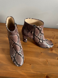 Vince Camuto Ladies boots