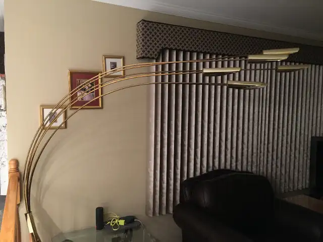 VINTAGE ARC ARCHED FLOOR LAMP in Indoor Lighting & Fans in Laval / North Shore - Image 3