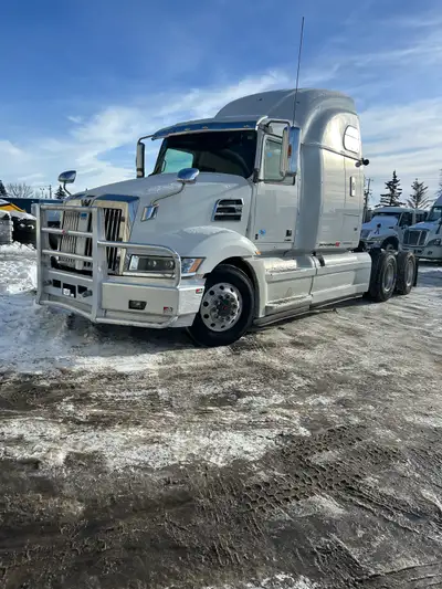 2020 WesternStar 5700XE Sleeper 1.1 million Kms DD15 505 HP with the DT12 automatic transmission. Re...