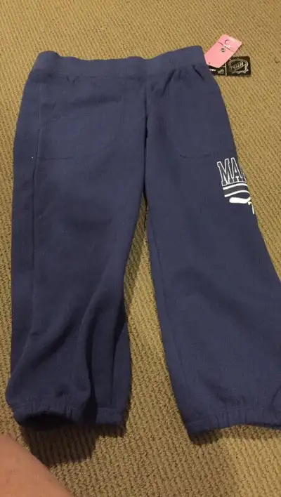 Girls size 16 maple leafs NEW, View more