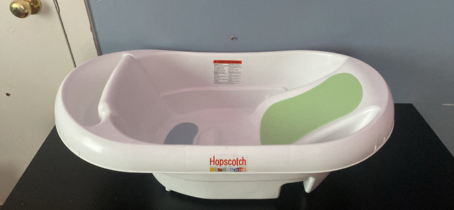 Hopscotch bath tub in Bathing & Changing in Fredericton