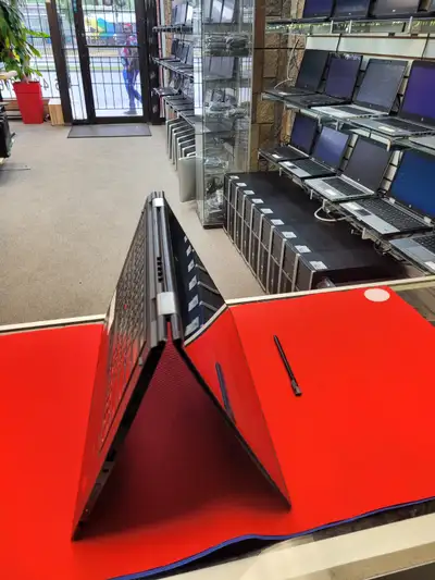 Lenovo yoga en excellent etat, View more