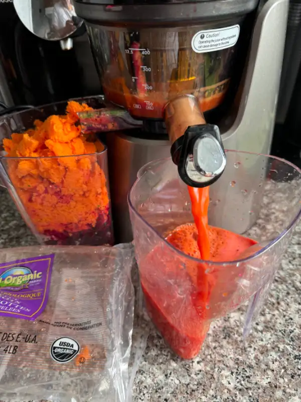 Kuvings Whole Slow Juicer C7000S - Higher Nutrients and Vitamins in Health & Special Needs in City of Montréal - Image 4