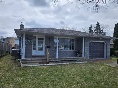 close brock university, whole main floor(3 bedrooms, 1 washroom)