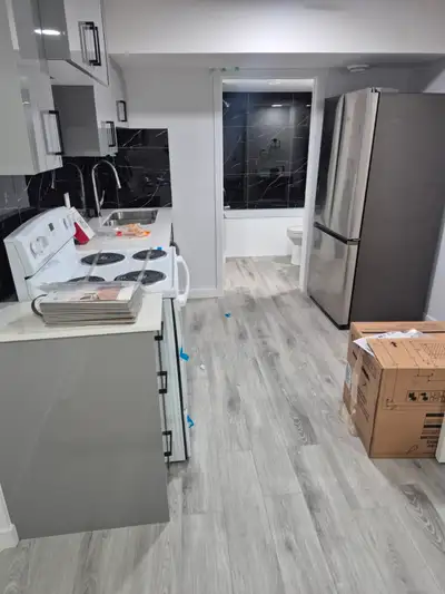 Basement Suite Backing onto Nature – Quiet and Convenient
