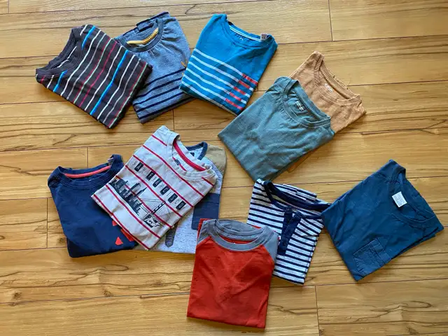 Lot vêtements 8 ans (plutôt garçon) in Kids & Youth in City of Montréal - Image 5