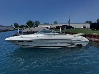 2001 sea ray 260 overnighter 350hrs 454mpi bravo 3 out drive Brand new mooring cover All maintenance...