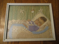 Cadre antique avec bébé (tissus et photo de bébé)