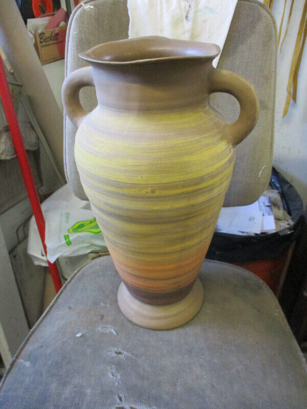 OLD ROYAL HAEGER ART POTTERY TALL VASE 40. COTTAGE DECOR Arts