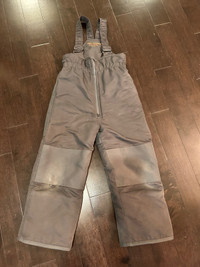 Snow pants size small 5 yrs old 