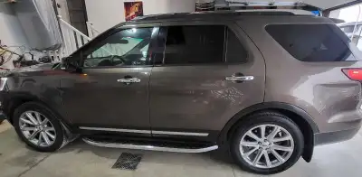 2016 Ford Explorer (LIMITED EDITION) No oil leaks, Automatic transmission Reverse camera with parkin...