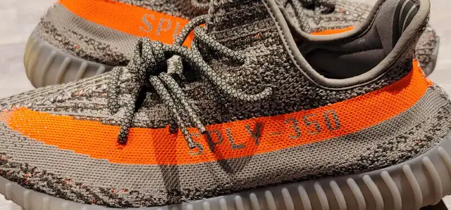 YEEZY BELUGA REFLECTIVE 350 V2 BOOST SIZE 12 in Men's Shoes in Markham / York Region - Image 6