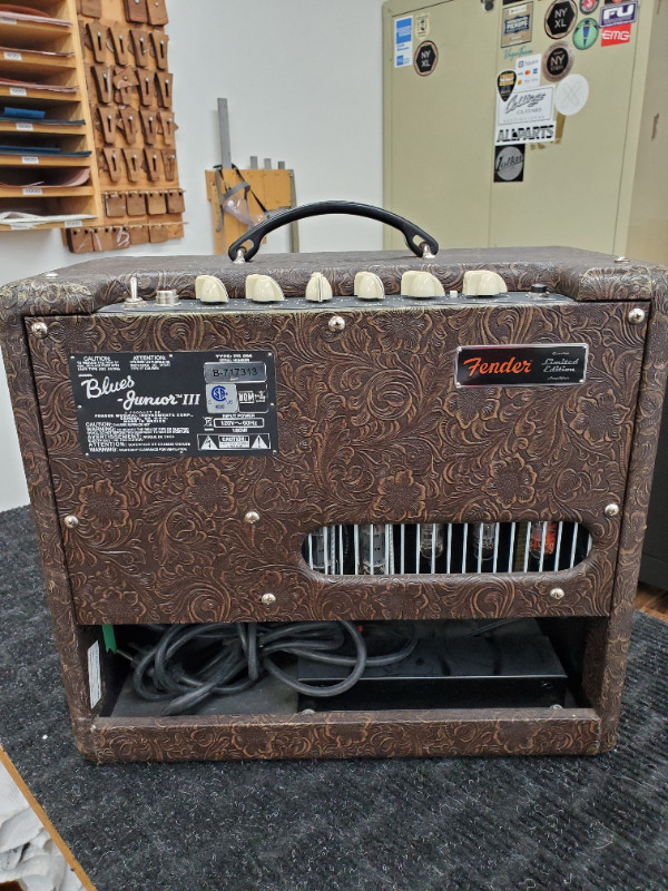 Fender Limited Edition Blues Jr III Western in Amps & Pedals in Saint John - Image 2