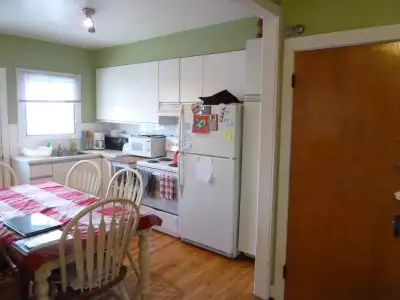 Ahuntsic 4 1/2- 2 grandes chambres- Dispo 6 juillet - CESSION