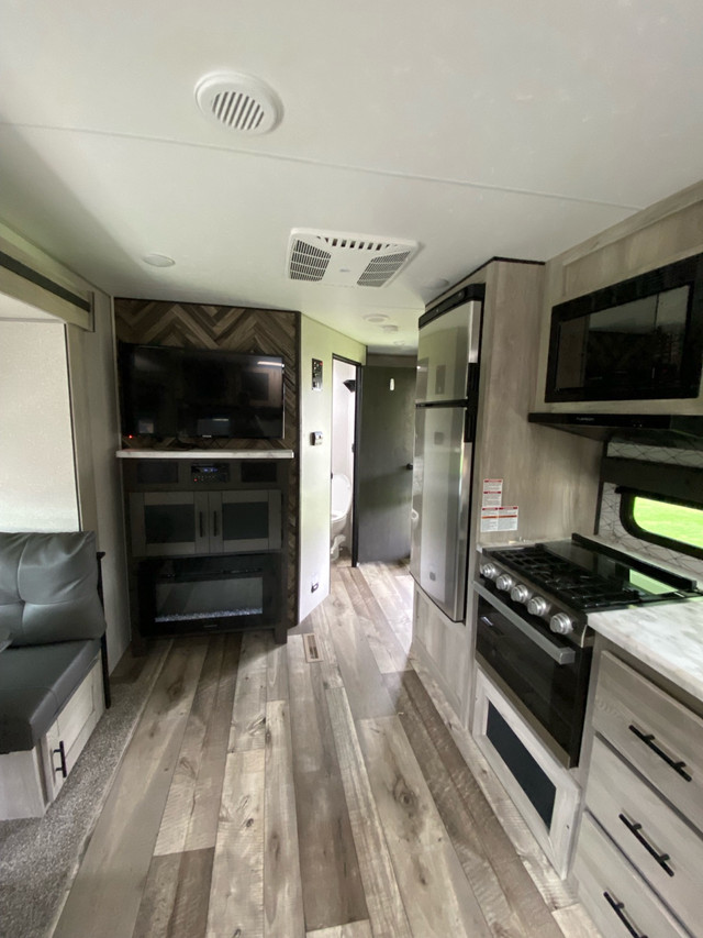 2021 Connect 241 RLK in Travel Trailers & Campers in Woodstock - Image 4