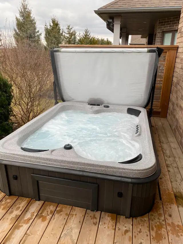 Arctic Spa FOX Signature, Salt Water in Hot Tubs & Pools in Kitchener / Waterloo - Image 4