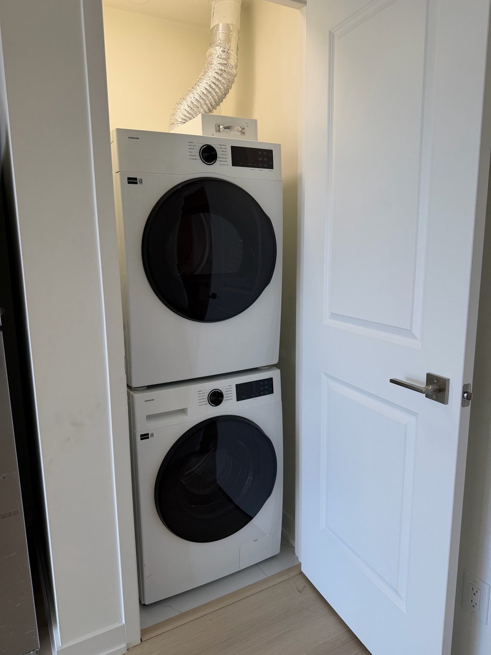 2 Beds 1 Bath - Condo For rent 5
