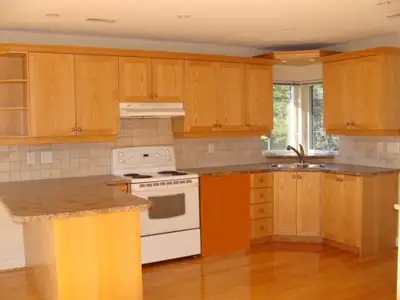 2 Bedroom Upstairs Unit For Rent in Scarborough