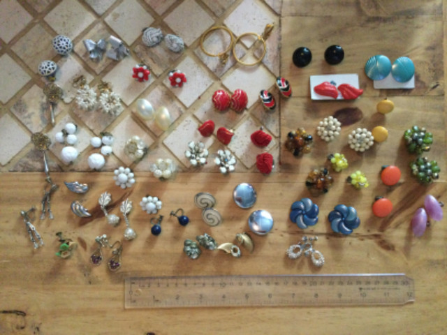 Vintage earrings - clip on in Jewellery & Watches in Winnipeg
