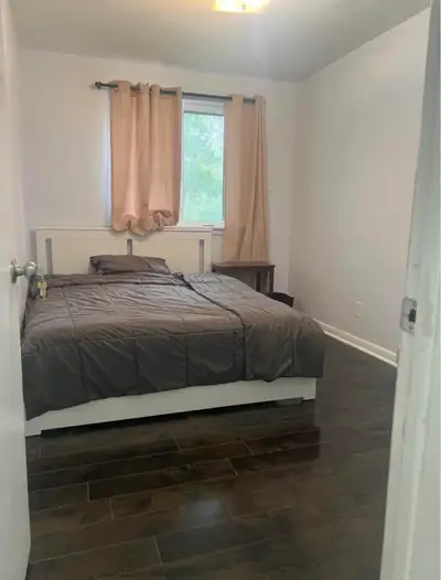 Bright Furnished Room for Rent – North York Bright, clean, furnished room available in a well-mainta...