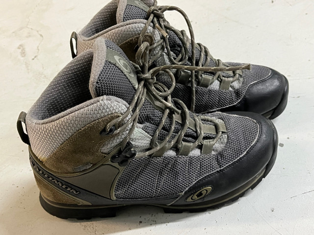 Bottes hiver ou randonnée Salomon-taille 7.5 hommes dans Chaussures pour hommes  à Ville de Montréal - Image 3