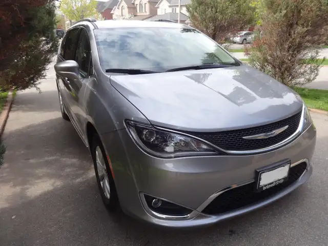 2017 Chrysler Pacifica Touring L 101550Km in excellent condition in Cars & Trucks in Markham / York Region - Image 4