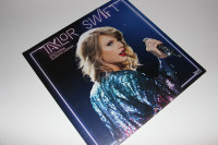 TAYLOR SWIFT-COLLECTIBLE-2017 CALENDAR ALBUM (NEUF/NEW) C022