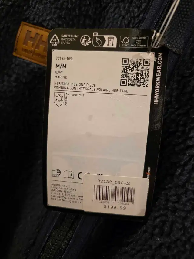 Helly Hansen Heritage Pile Midlayer One Piece Medium in Men's in Edmonton - Image 4