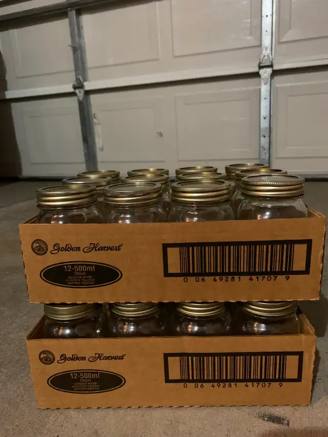 Canning Jars- 2 dozen 500ml Mint Condition