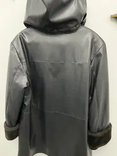 Vente fin de saison Manteau en cuir avec capuchon taille moyen Marque Nuage Intérieur fourrure synth...