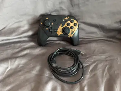 Monster Hunter Rise Nintendo Switch Pro Controller, Voir plus