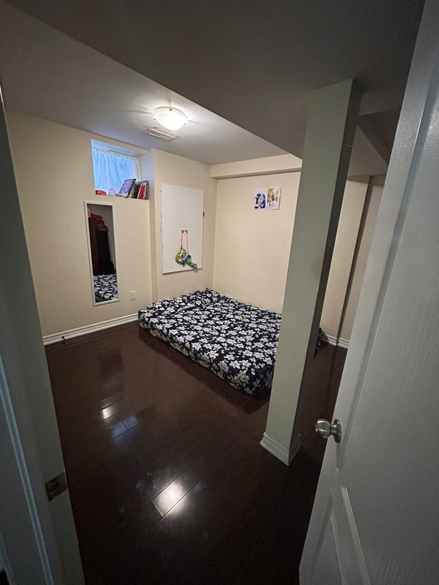 One bedroom basement for one girl in Sharing in Long Term Rentals in Mississauga / Peel Region - Image 4