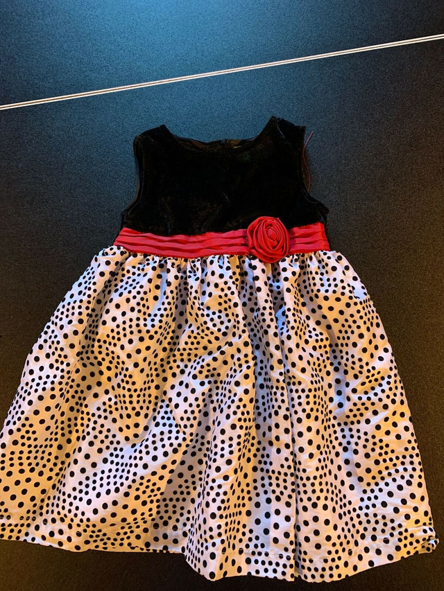Girls size 24 month dress - like new! in Clothing - 2T in London - Image 2