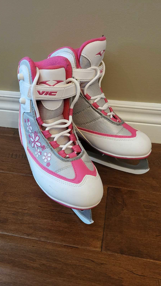 Vic size 3 ice skates in Skates & Blades in Kitchener / Waterloo