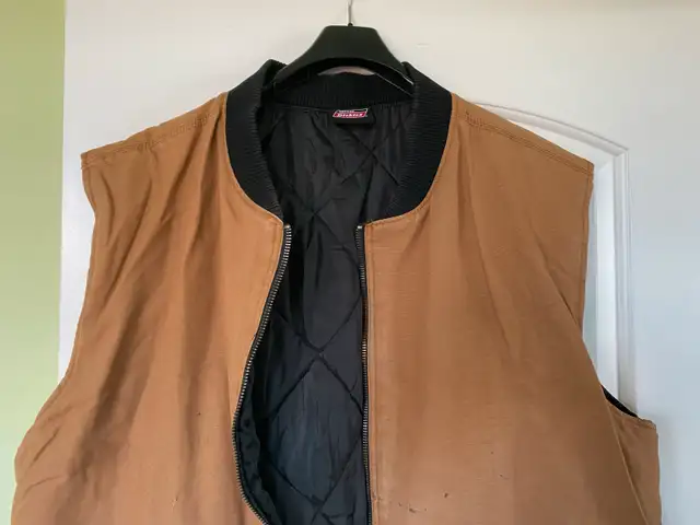 Genuine DICKIES Vest, size XL in Men's in City of Halifax - Image 4