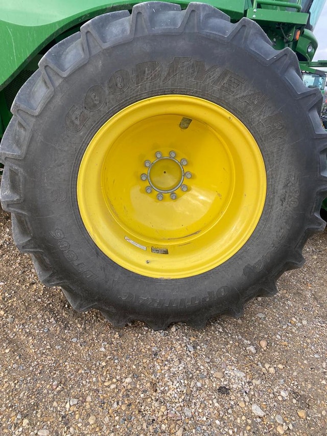 2018 S780 John Deere combine 1239/893hrs Farming Equipment Winnipeg