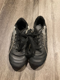 Kids size 12 black soccer kleats