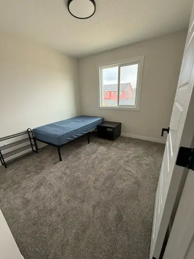 ✨ Spacious Room for Rent – $800 (All Inclusive) | Available immediately ✨ 1 spacious room with a twi...