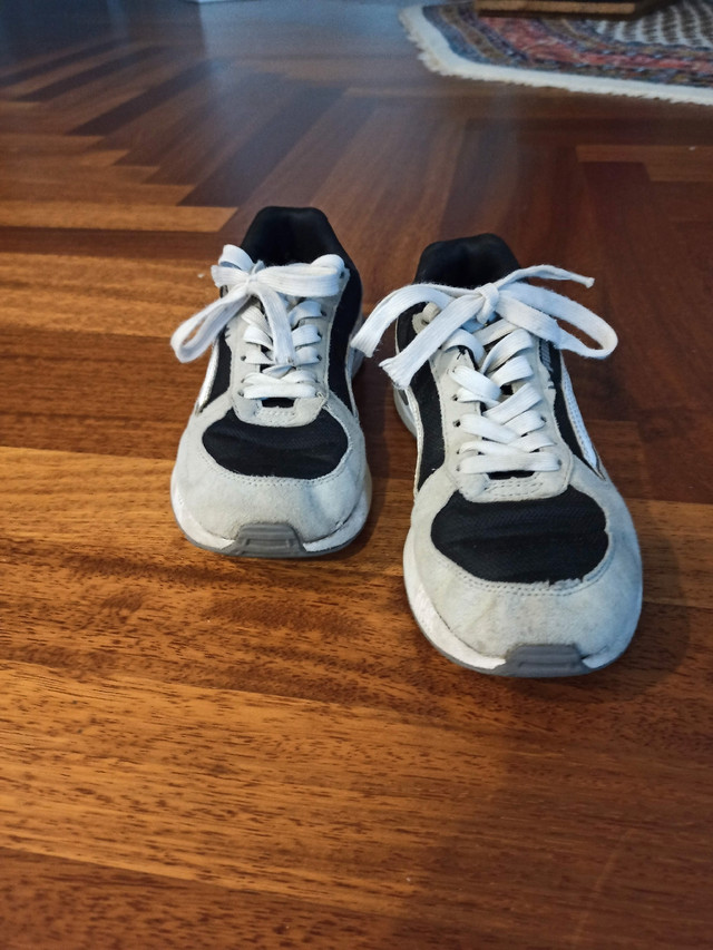 Puma 5.5 souliers de course dans Enfants et jeunesse  à Ville de Montréal - Image 4