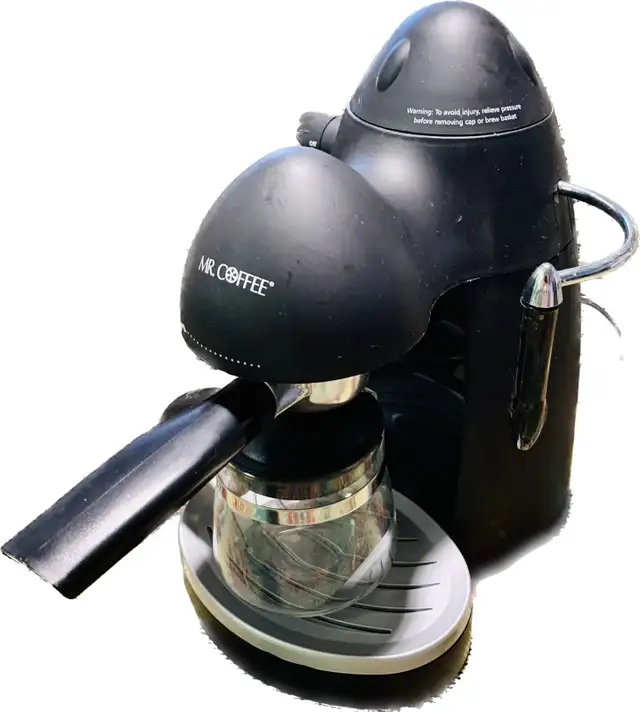 Mr Coffee Espresso Machine Cappuccino Maker in Coffee Makers in Kitchener / Waterloo - Image 3