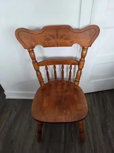 table a manger et 4 chaises avec rallonge. , View more
