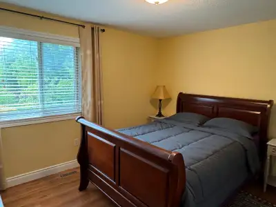 Furnished room for rent in  Strathroy