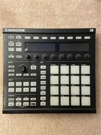 Maschine MK2 (Black) with 12 Expansion Packs, View more