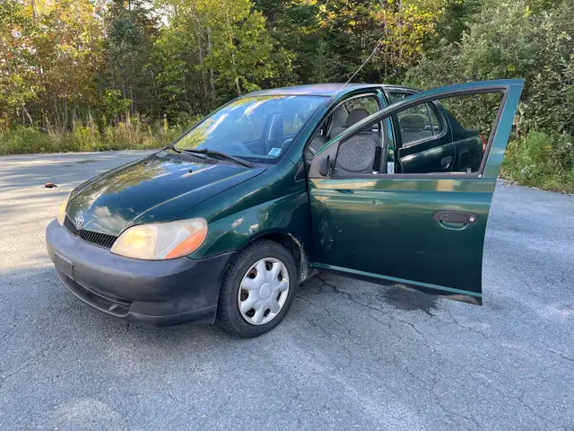 2002 Toyota Echo, 198,000KM Auto - safety inspected Oct 2027