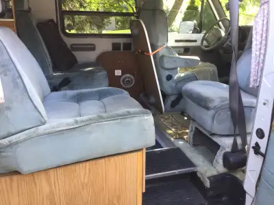 Great unit, just did 20 hours Hiway runs perfect,360 engine, toilet, shower s 3 , ac dash and roof ,...