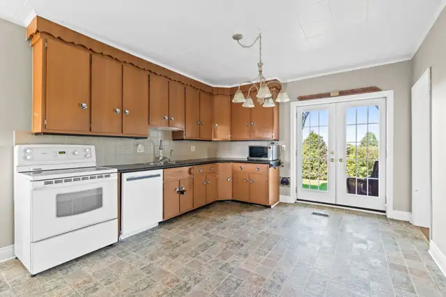 ROOM FOR RENT - CLOSE TO HARD ROCK CASINO in Room Rentals & Roommates in Ottawa - Image 4