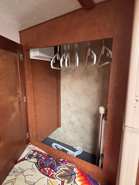 2015 Northwood Arctic Fox 811 Truck Camper in Travel Trailers & Campers in Lloydminster - Image 15